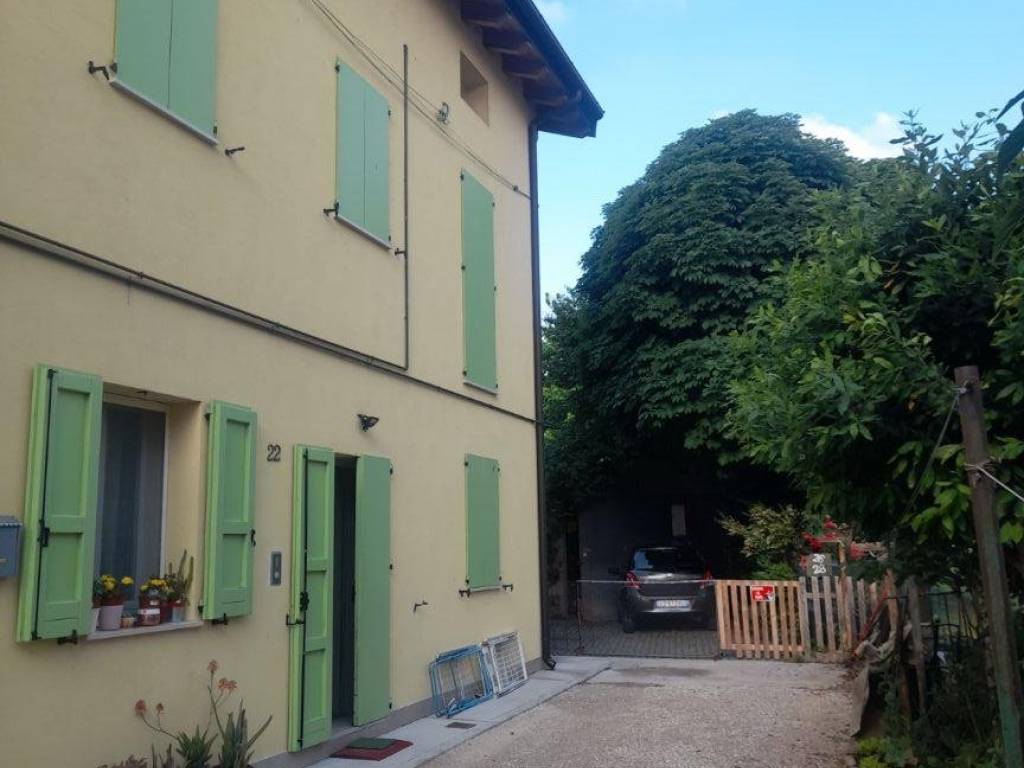 casa indipendente in vendita a Crevalcore in zona Caselle
