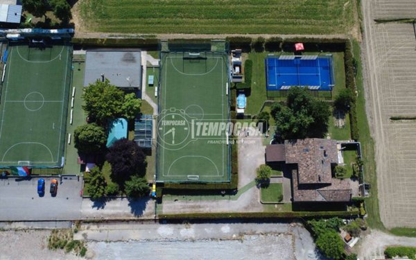 negozio in vendita a Crevalcore