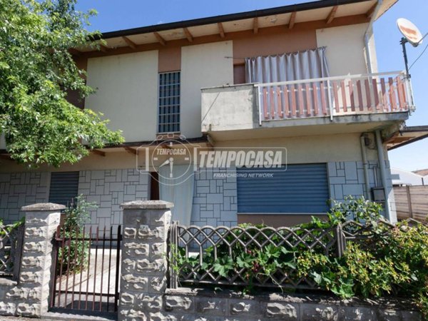 casa indipendente in vendita a Crevalcore
