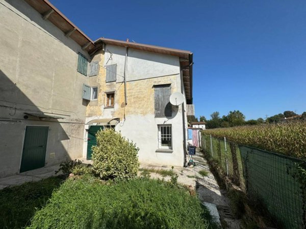 casa indipendente in vendita a Crevalcore in zona Caselle
