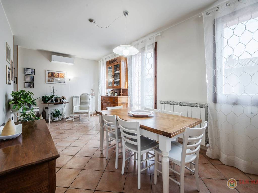 appartamento in vendita a Crevalcore in zona Bevilacqua