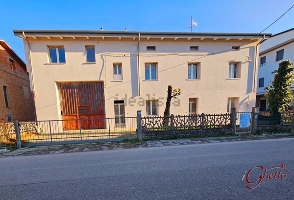 appartamento in vendita a Crevalcore in zona Bevilacqua