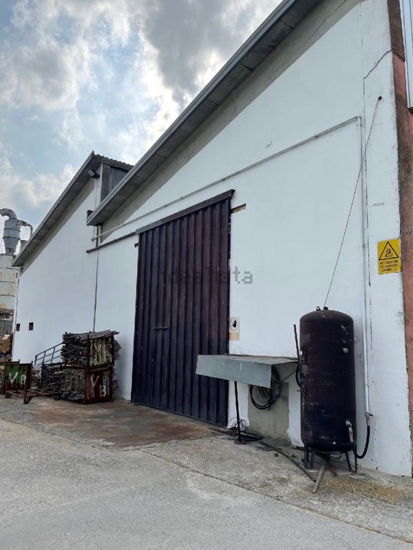 negozio in vendita a Crevalcore in zona Bevilacqua