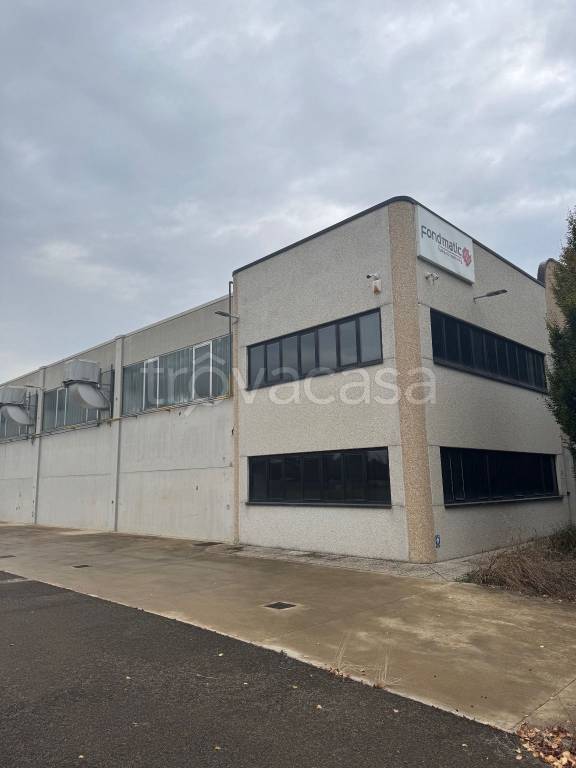 locale commerciale in vendita a Crevalcore