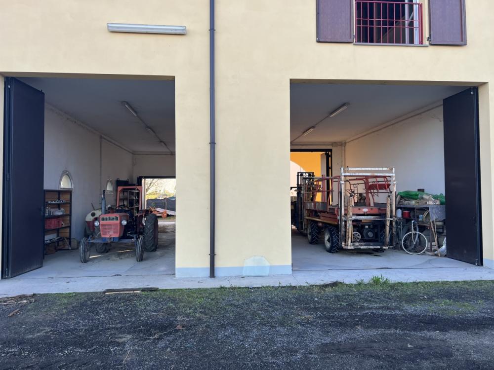 trivano in vendita a Crevalcore