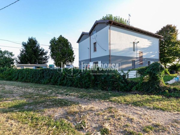 casa indipendente in vendita a Crevalcore in zona Sammartini