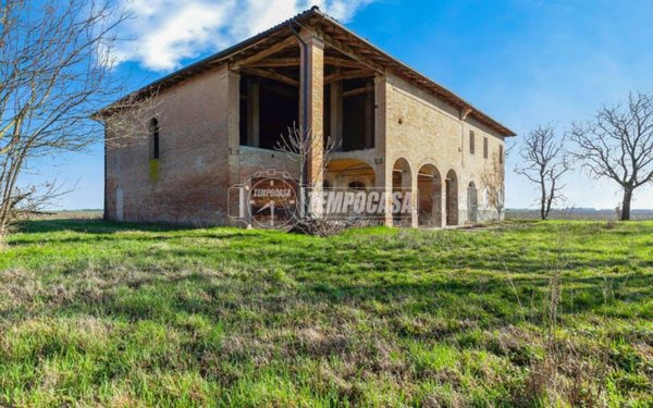 casa indipendente in vendita a Crevalcore in zona Sammartini