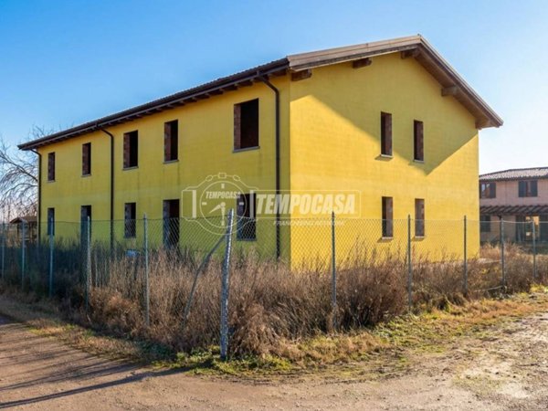 casa indipendente in vendita a Crevalcore in zona Sammartini