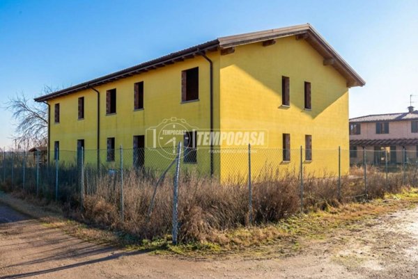 casa indipendente in vendita a Crevalcore in zona Sammartini