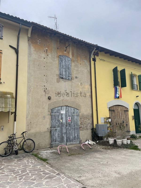 locale di sgombero in vendita a Crevalcore