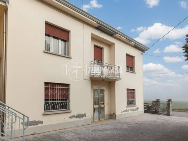 appartamento in vendita a Crevalcore in zona Galeazza