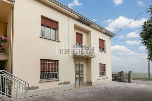appartamento in vendita a Crevalcore in zona Galeazza