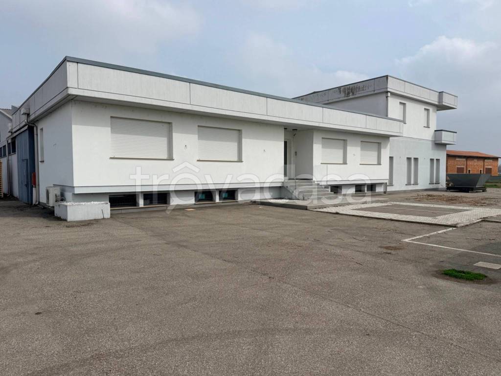 capannone in vendita a Crevalcore