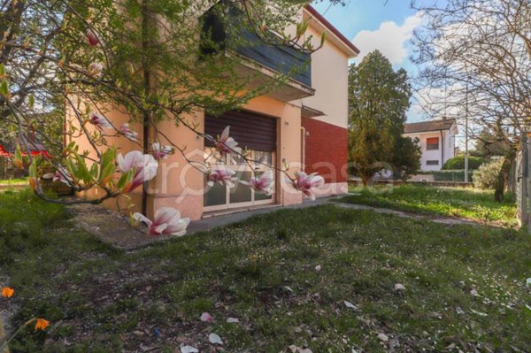 casa indipendente in vendita a Crevalcore in zona Caselle