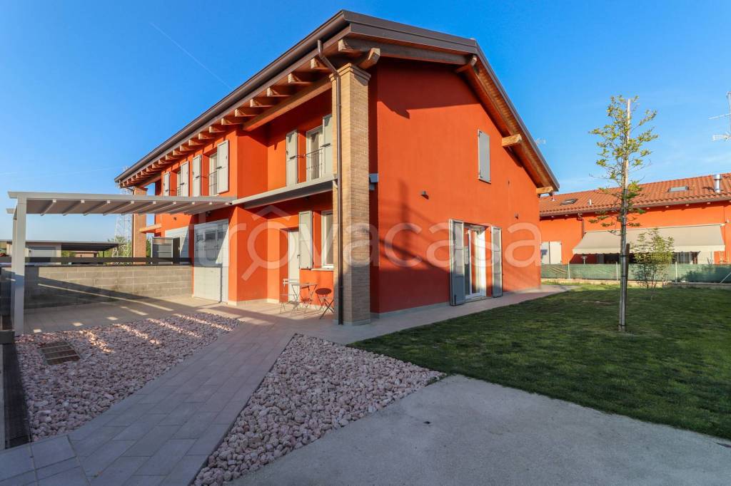 casa indipendente in vendita a Crevalcore