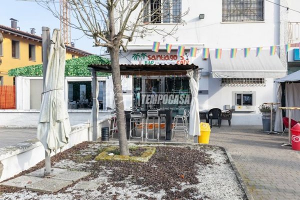 negozio in vendita a Crevalcore in zona Palata Pepoli