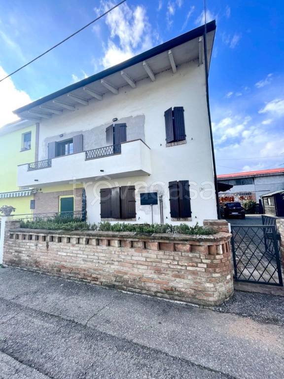 casa indipendente in vendita a Crevalcore