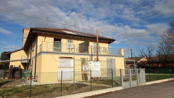 casa semindipendente in vendita a Crevalcore