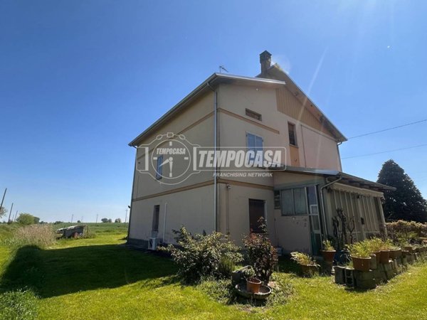 casa indipendente in vendita a Crevalcore in zona Palata Pepoli