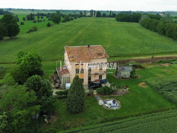 casa indipendente in vendita a Crevalcore in zona Palata Pepoli