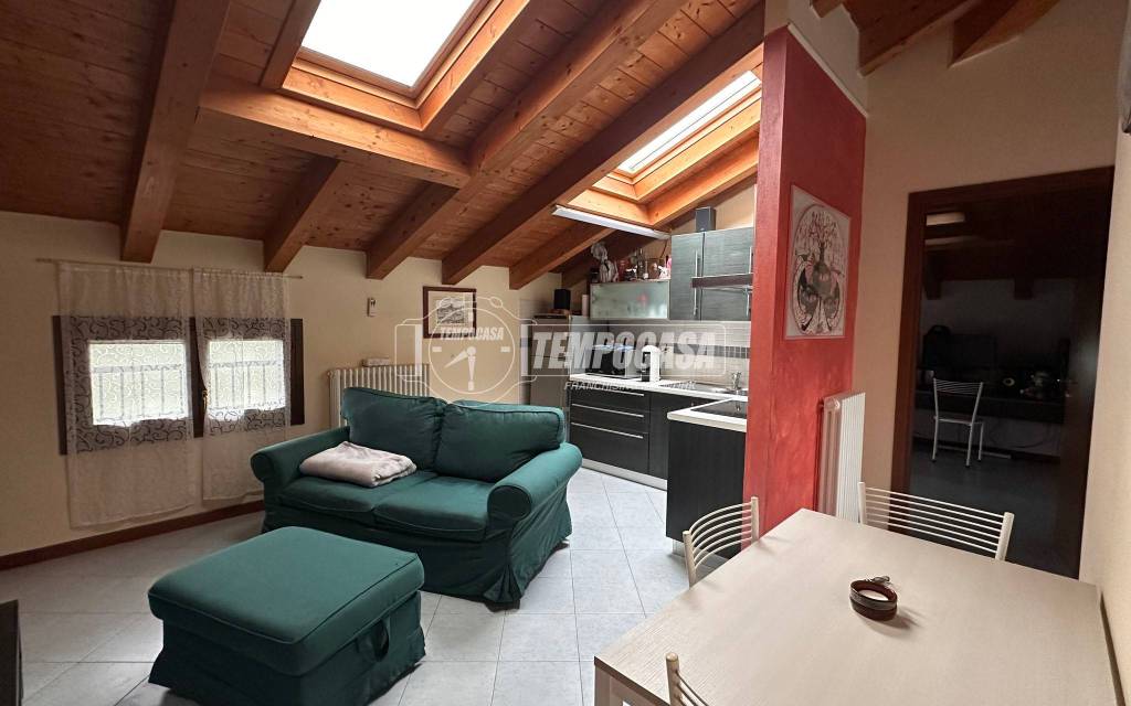 appartamento in vendita a Crevalcore in zona Sammartini