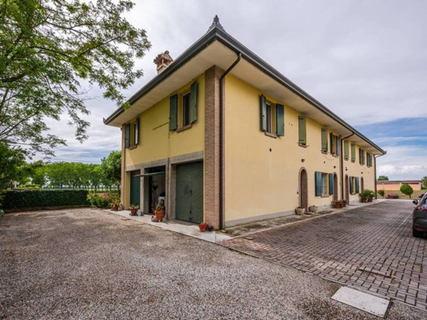 appartamento in vendita a Crevalcore in zona Bevilacqua