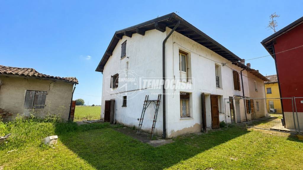 casa indipendente in vendita a Crevalcore in zona Caselle