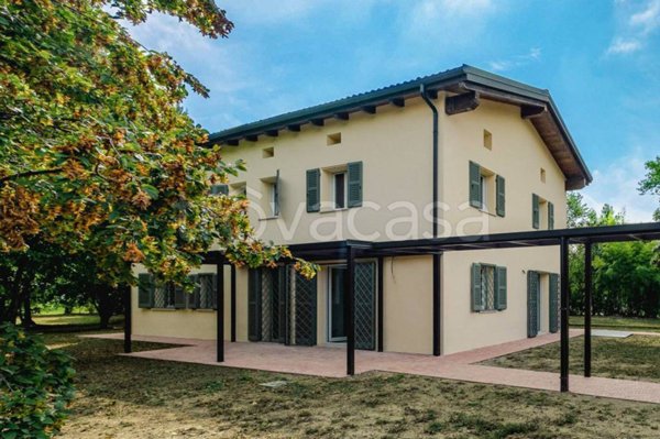 casa indipendente in vendita a Crevalcore in zona Sammartini