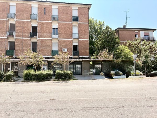 negozio in vendita a Crevalcore