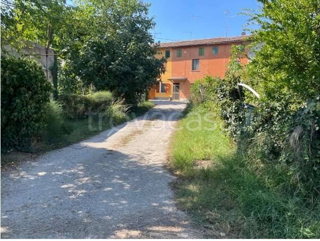 appartamento in vendita a Crevalcore in zona Sammartini