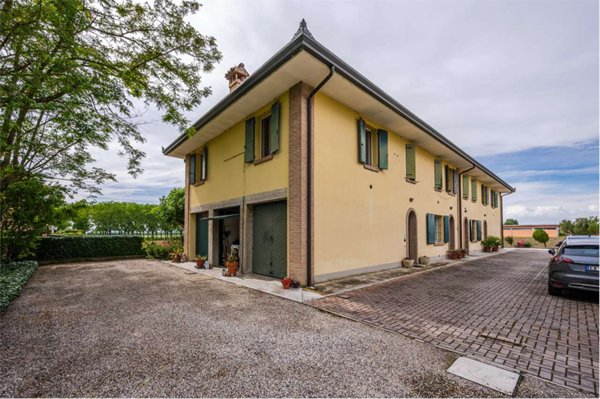 appartamento in vendita a Crevalcore in zona Bevilacqua
