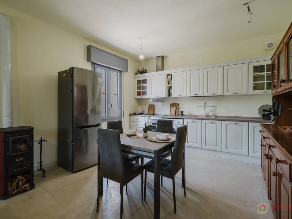 casa indipendente in vendita a Crevalcore in zona Galeazza