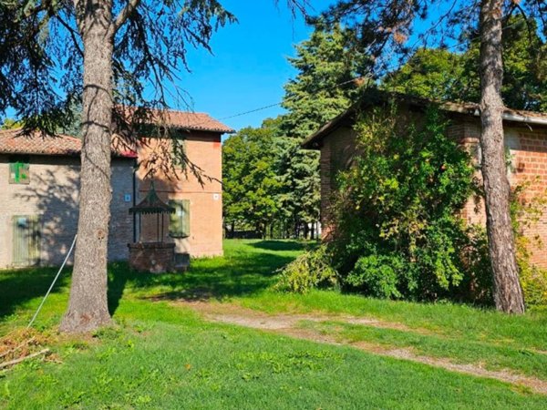 casa indipendente in vendita a Dozza