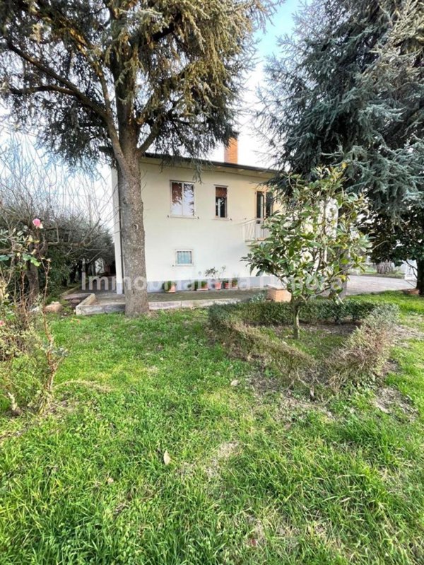 casa indipendente in vendita a Dozza