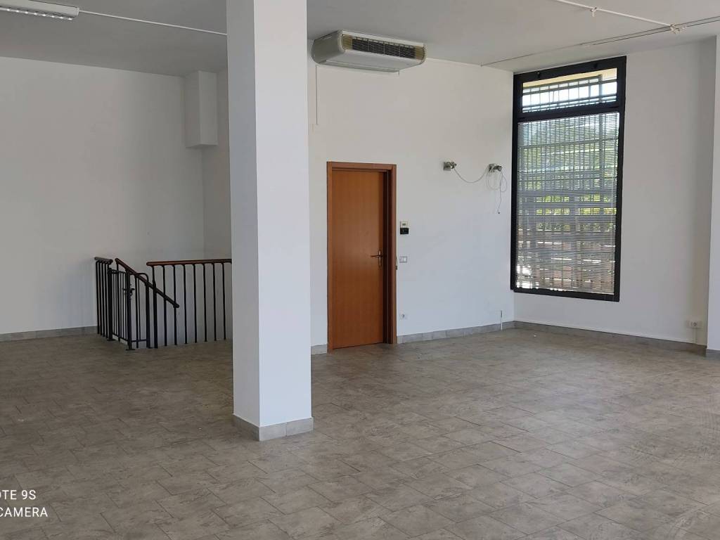 negozio in vendita a Dozza in zona Toscanella