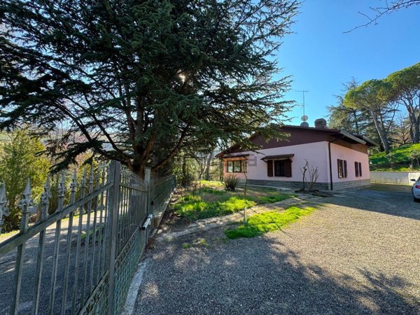 casa indipendente in vendita a Dozza