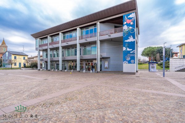 ufficio in vendita a Dozza in zona Toscanella
