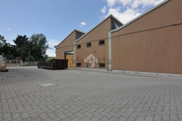 capannone in vendita a Dozza in zona Toscanella