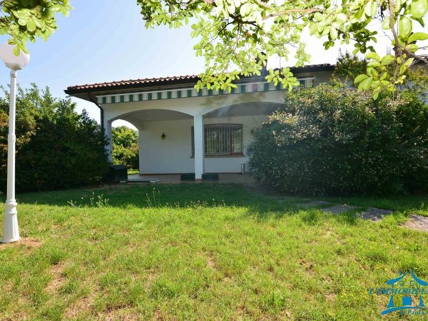 casa indipendente in vendita a Dozza