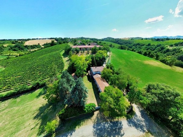 casa indipendente in vendita a Dozza