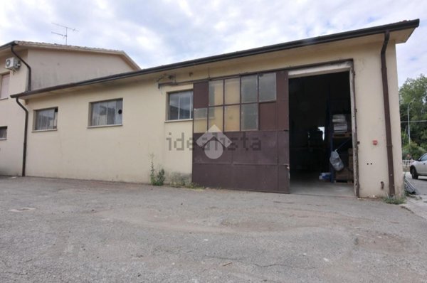 locale di sgombero in vendita a Dozza