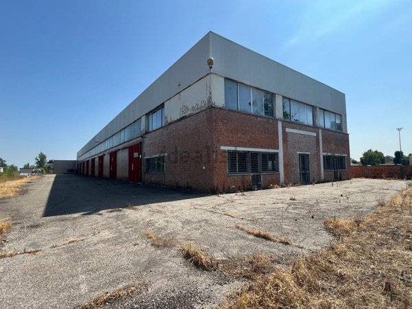 capannone in vendita a Dozza