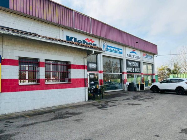 negozio in vendita a Dozza in zona Toscanella