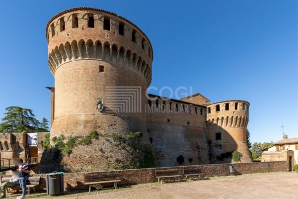 locale commerciale in vendita a Dozza