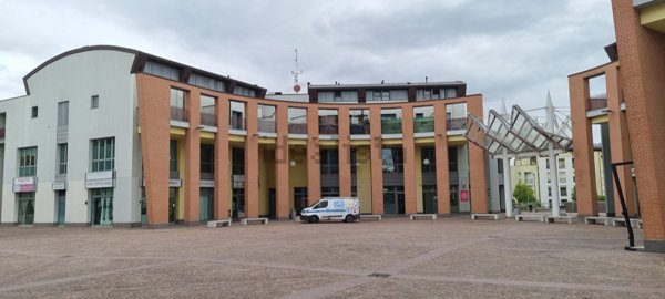 negozio in vendita a Dozza in zona Toscanella