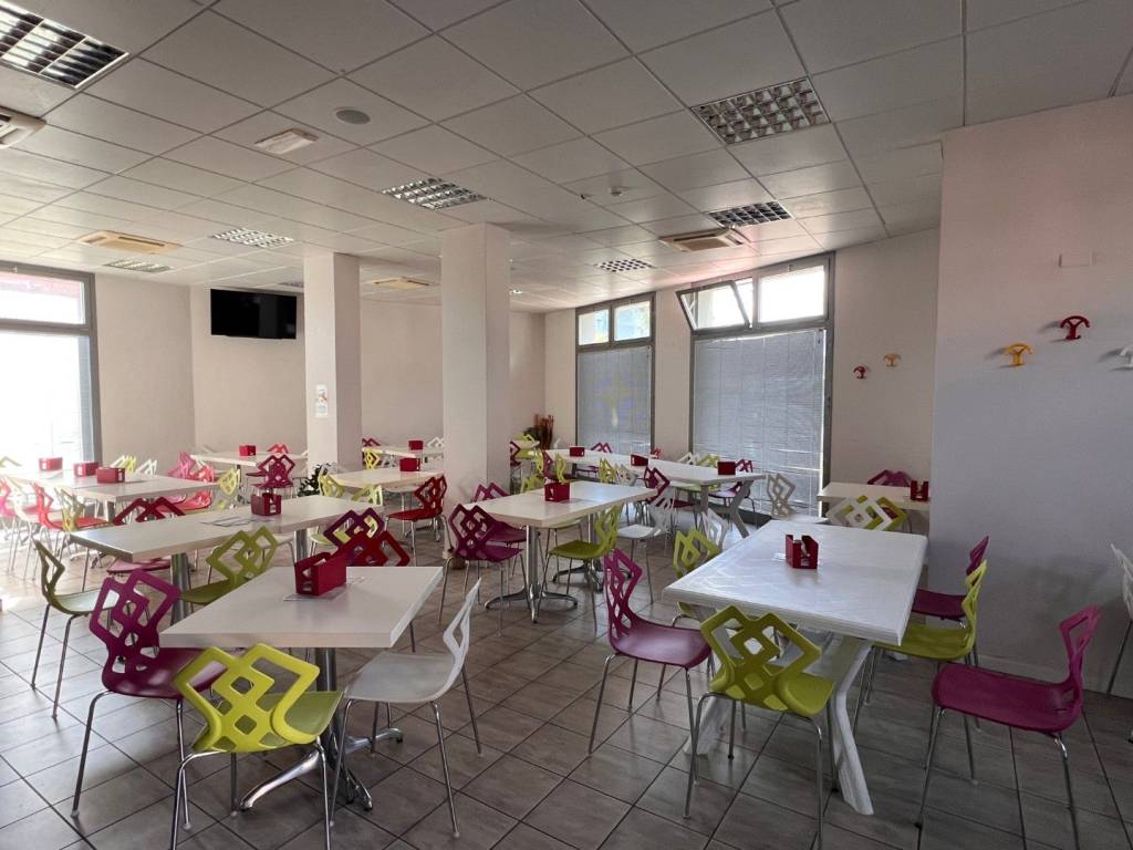 negozio in vendita a Dozza in zona Toscanella