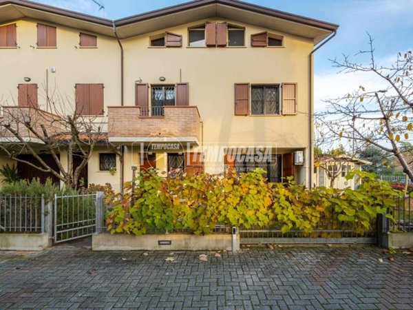 casa indipendente in vendita a Dozza