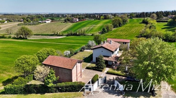 casa indipendente in vendita a Dozza in zona Toscanella
