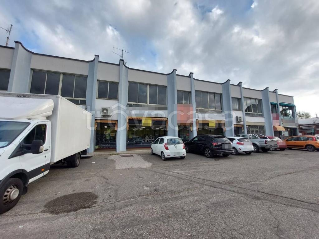 negozio in vendita a Dozza in zona Toscanella