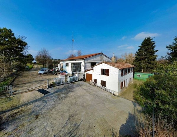 casa indipendente in vendita a Dozza